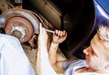 Z jaką siłą dokręcić korek oleju?